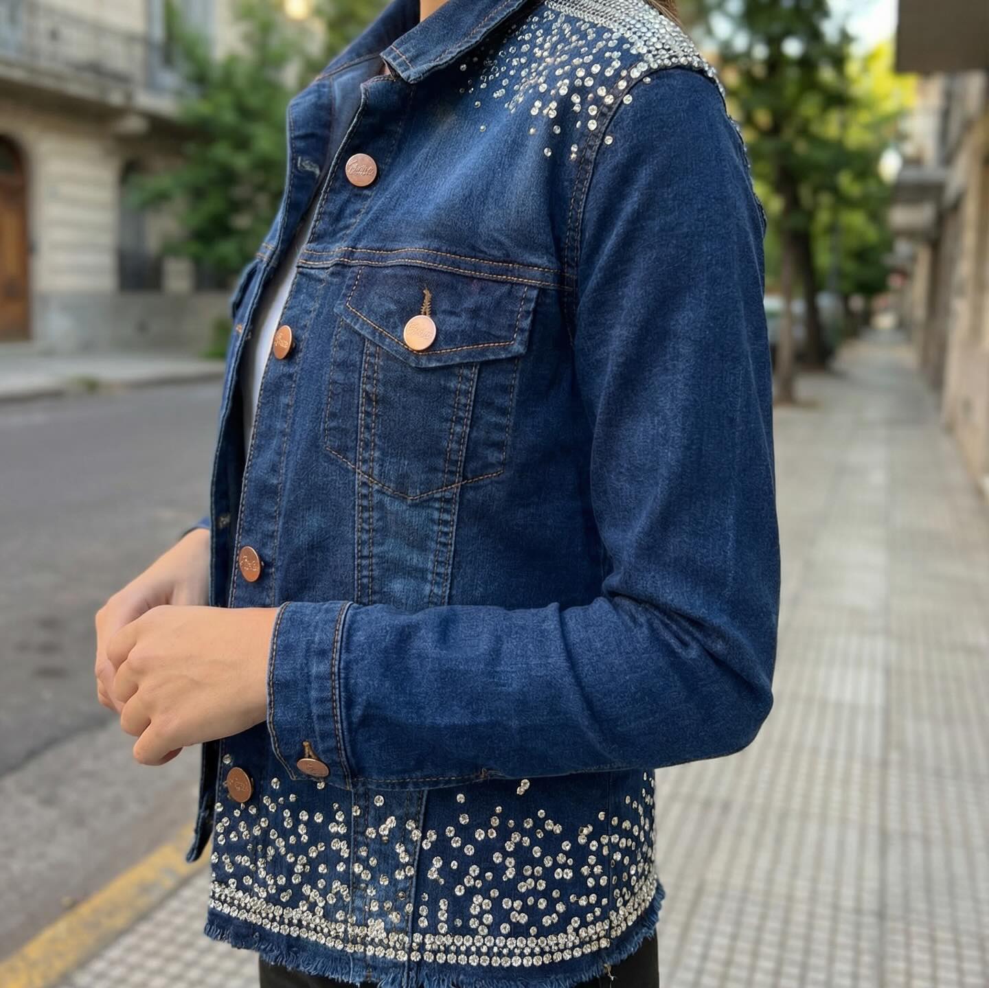 Campera azul sparkle portrait